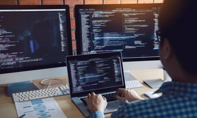 数据科学选型:R与Python如何赋能潢川县网站建设?